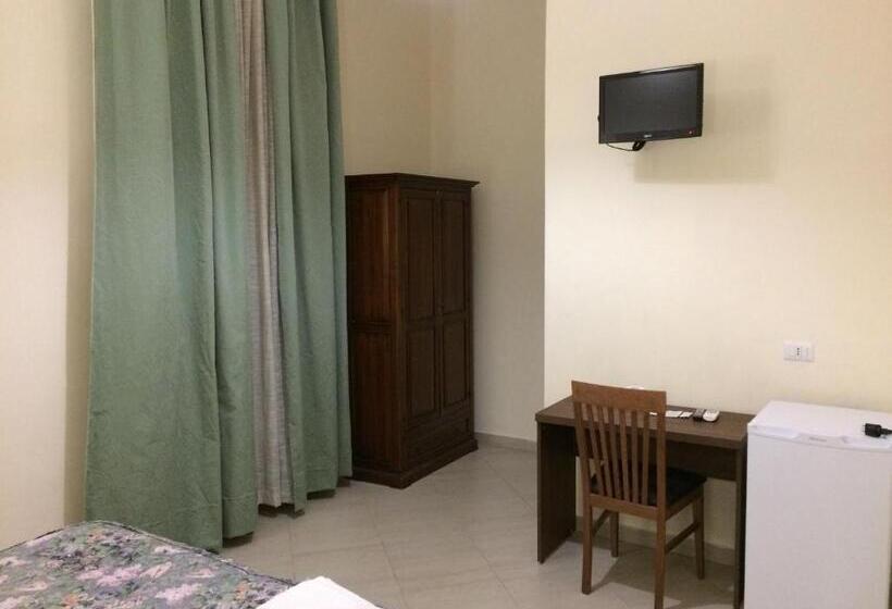 Quarto Economy, Albergo Enrica