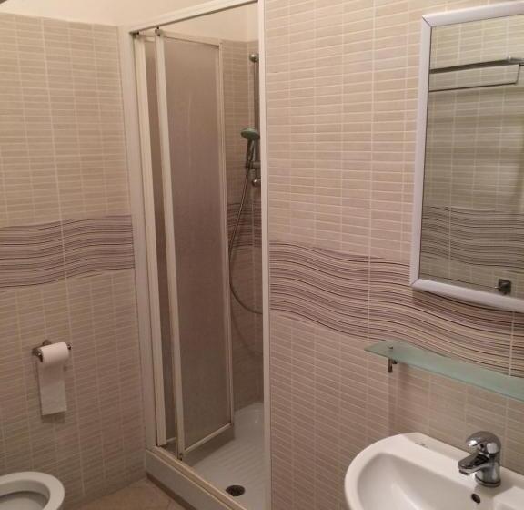 Quarto Economy, Albergo Enrica
