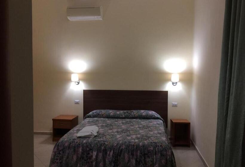 Quarto Economy, Albergo Enrica