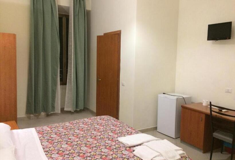 Quarto Economy, Albergo Enrica
