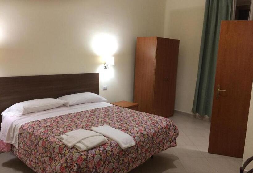 Quarto Economy, Albergo Enrica