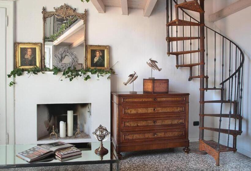 آپارتمان 1 خوابه با تراس, Arnaboldi Palace