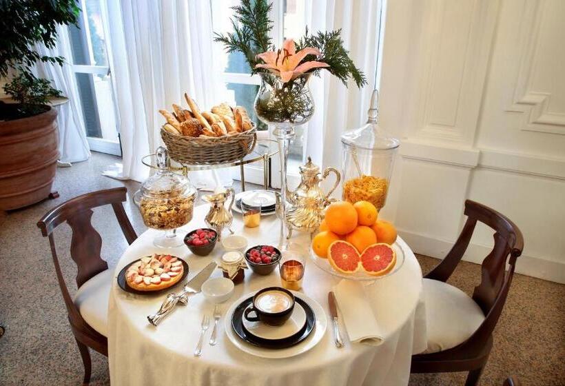 آپارتمان 1 خوابه با تراس, Arnaboldi Palace