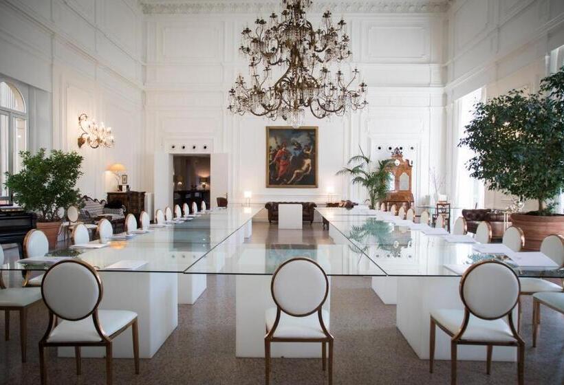 اتاق لوکس, Arnaboldi Palace