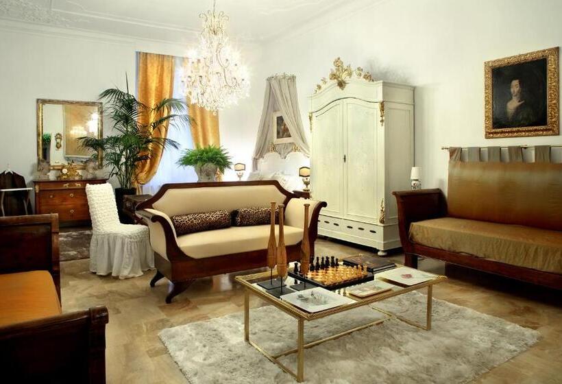 سوییت جونیور لوکس, Arnaboldi Palace