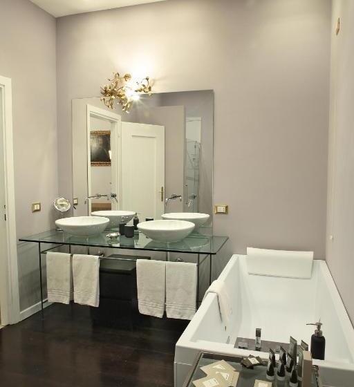 سوییت جونیور لوکس, Arnaboldi Palace