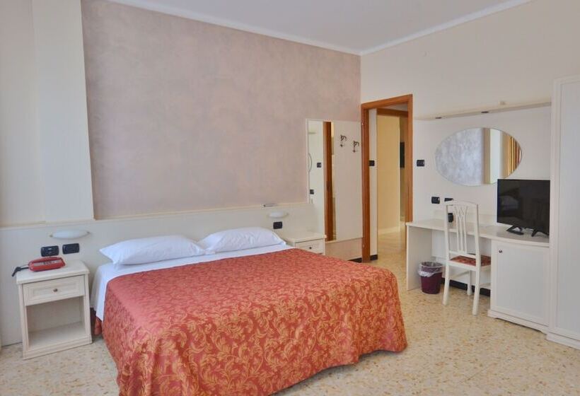 غرفة كومفورت ثلاثية, Gold