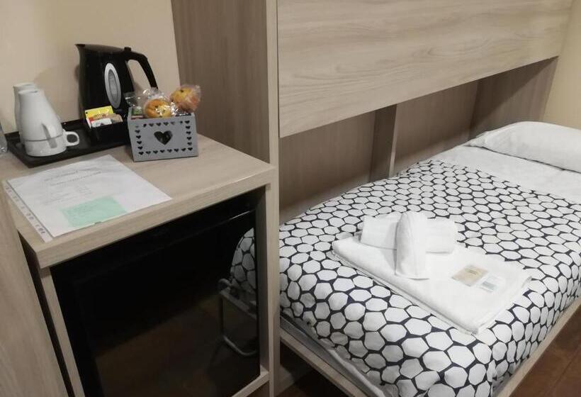 غرفة قياسية رباعية, Good Night Moon