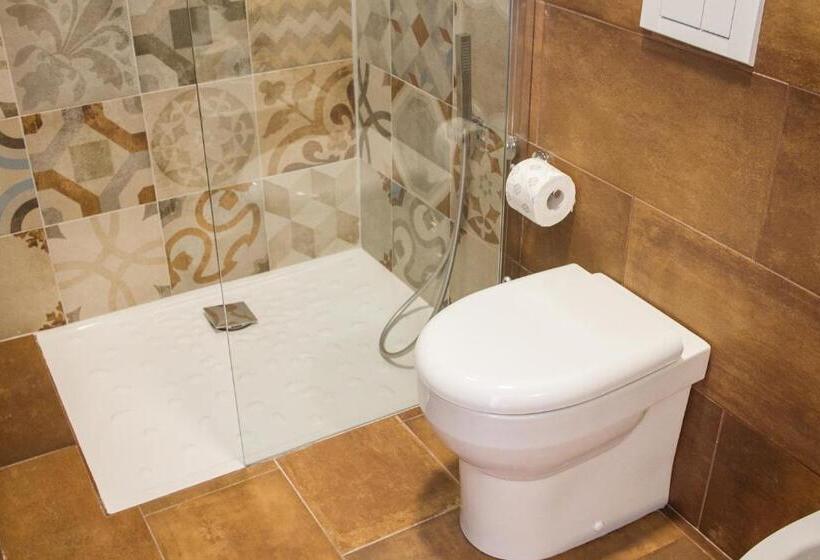 غرفة إقتصادية, Good Night Moon