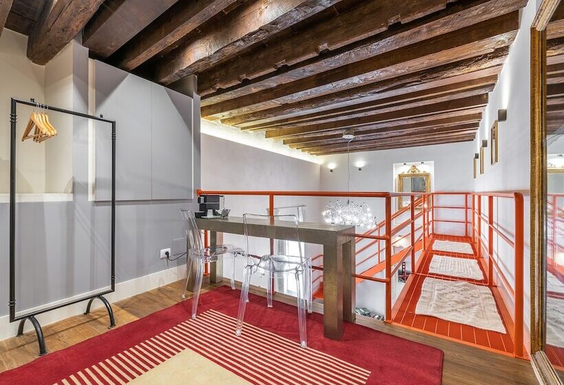 سوئیت رویال, Il Regio Boutique