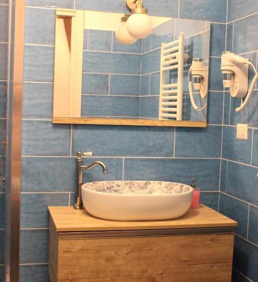 اتاق استاندارد, Iris Guest House