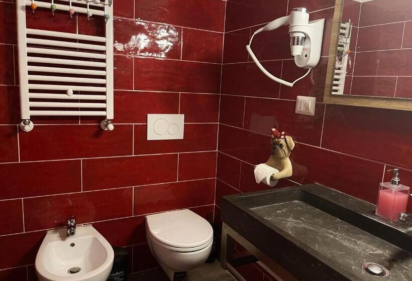 اتاق استاندارد سه نفره, Iris Guest House