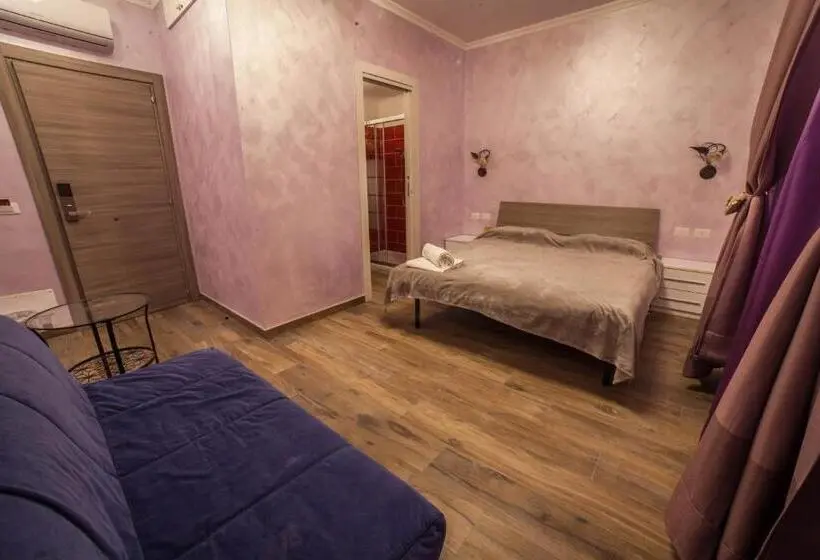 اتاق استاندارد سه نفره, Iris Guest House