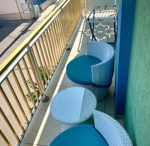 اتاق استاندارد چهارنفره با بالکن, Palazzo Greco B&b