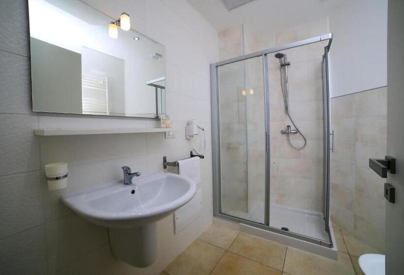 三人经典房间, Palazzo Greco B&b