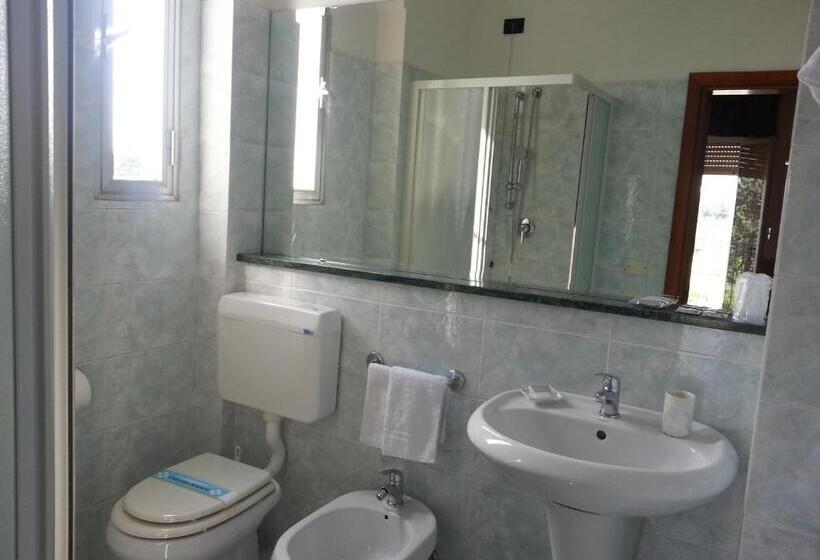 חדר סטנדרט עם מרפסת, President