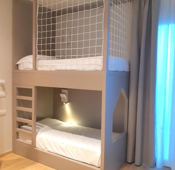 סוויטת ג'וניור משפחתית, President