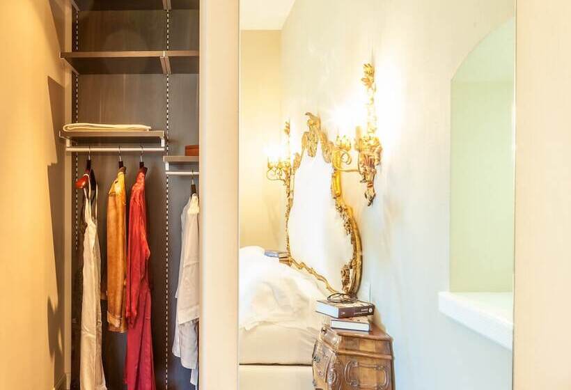 Superior room with lake view, Quercia Belvedere Relais