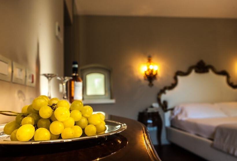 Superior room with lake view, Quercia Belvedere Relais