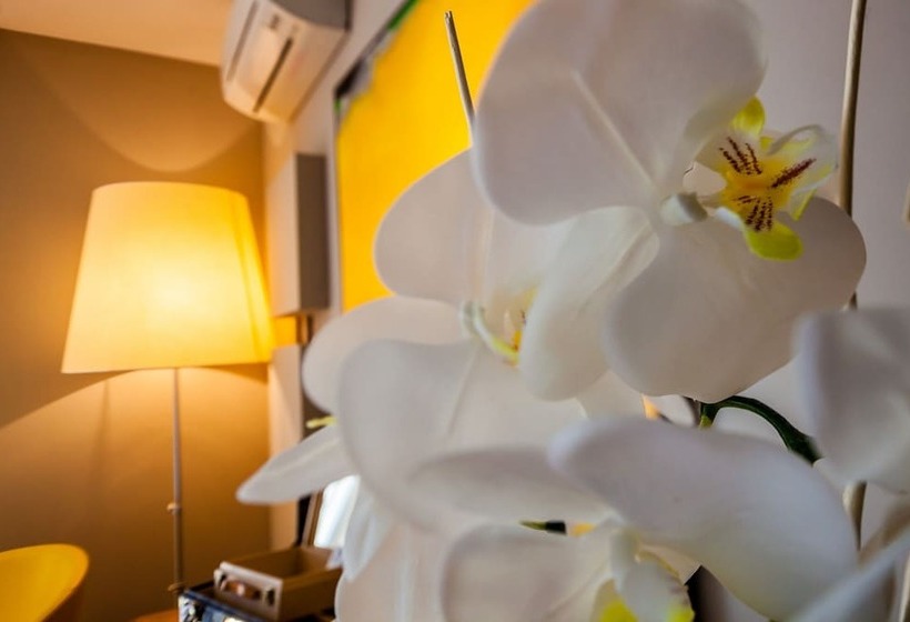 Suite with lake view, Quercia Belvedere Relais