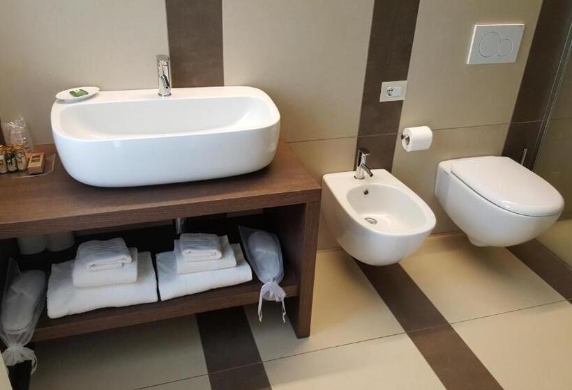 חדר סטנדרט נוף לאגם, Quercia Belvedere Relais