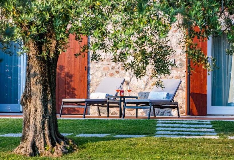 Suite with lake view, Quercia Belvedere Relais