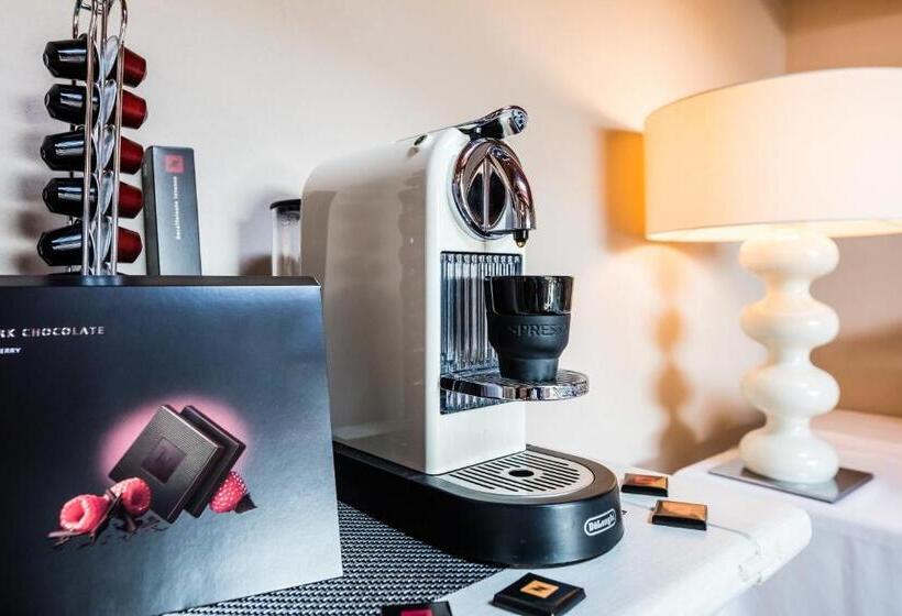 Superior room with lake view, Quercia Belvedere Relais