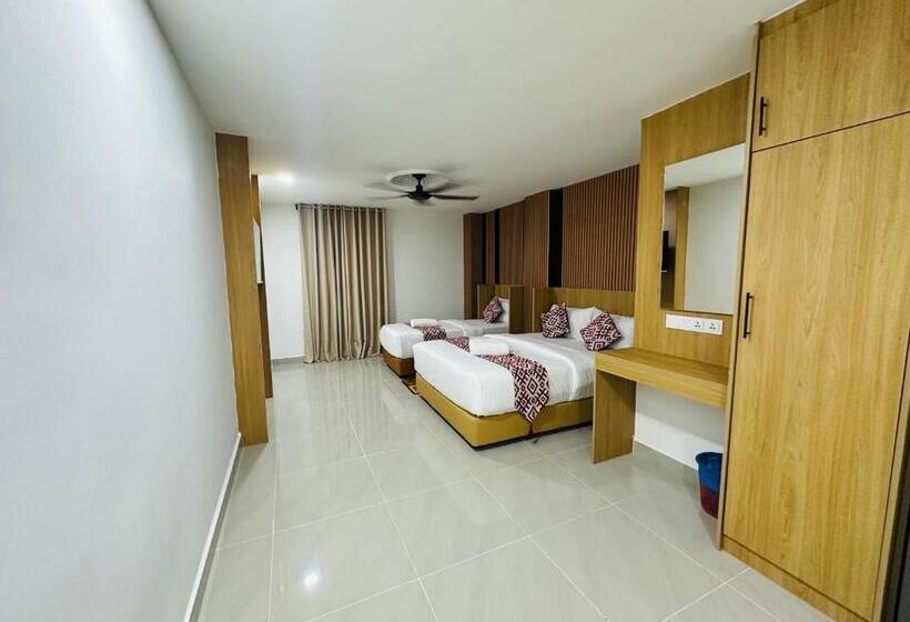 اتاق لوکس سه تخته, Cozy Hotel At Kl Sentral