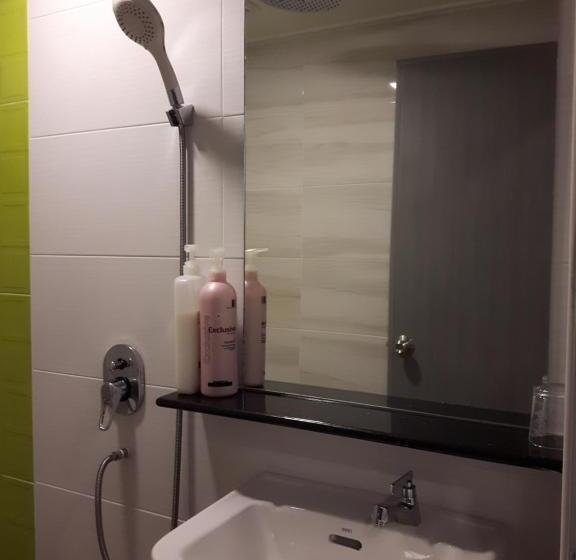 3-Bett-Standardzimmer, De Benz Inn