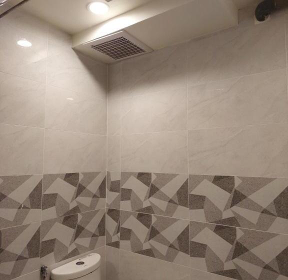 Familienzimmer, De Benz Inn