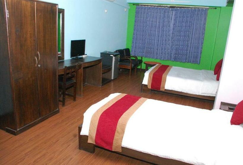 اتاق لوکس خانوادگی, Family Home