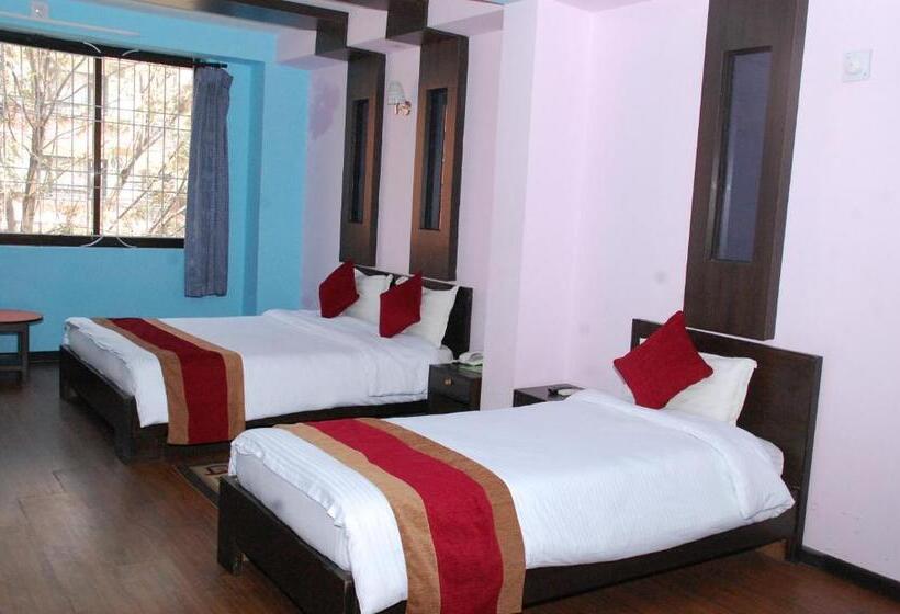 اتاق لوکس خانوادگی, Family Home