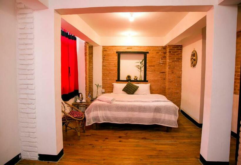 اتاق لوکس, Lumbini Heritage Home