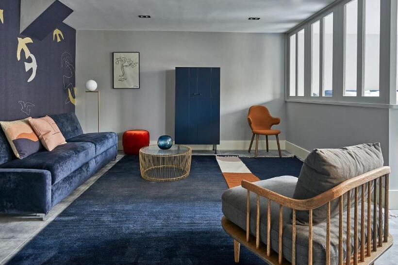 סוויטת ג'וניור, Pistache Den Haag