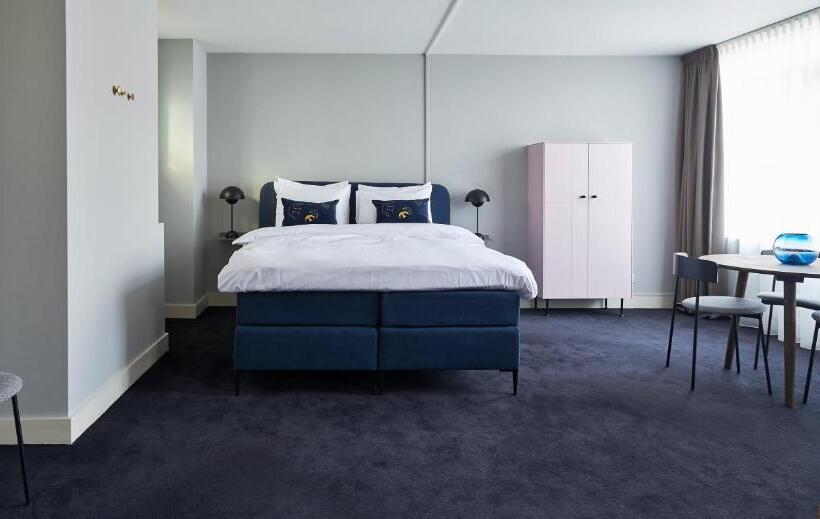 סוויטה דלוקס, Pistache Den Haag