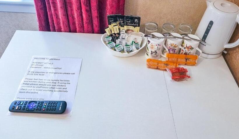 Трехместный Номер Базовый, Mystayinn Abermar Guest House