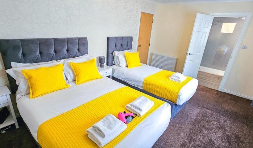 Номер Стандарт Трехместный, Mystayinn Abermar Guest House