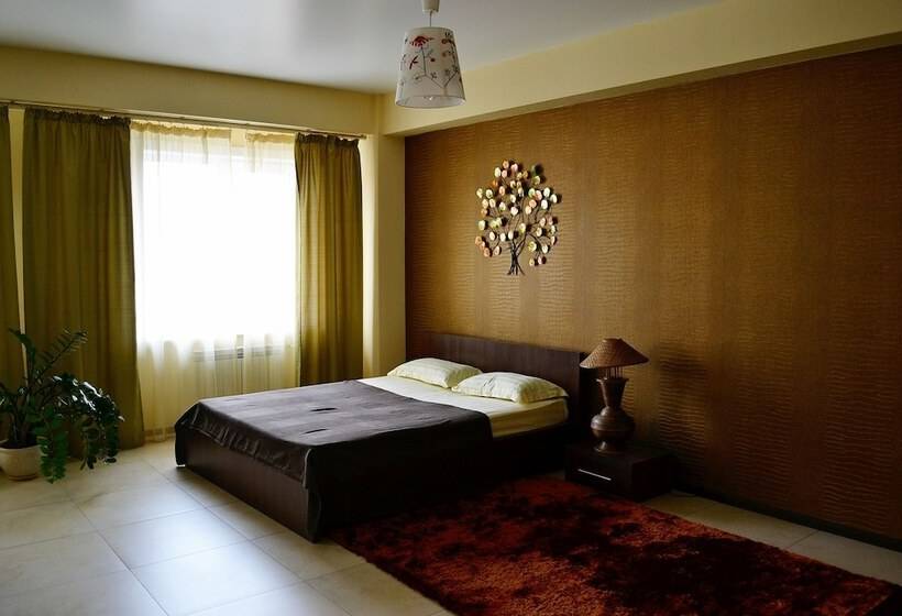 Семейный Номер, Green