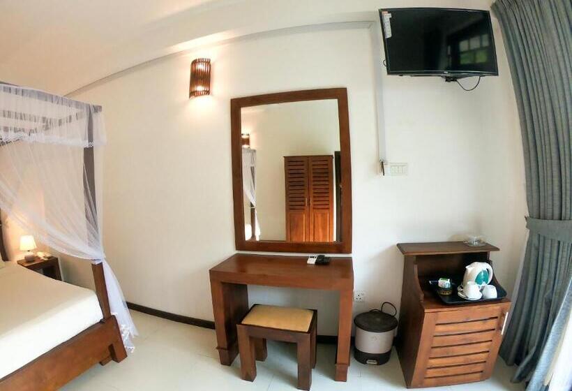 豪华三人间, Kabalana Hotel & Villa