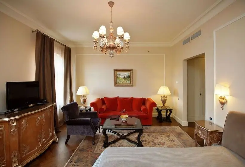 اتاق لوکس با چشم‌انداز شهر, Pontos Plaza