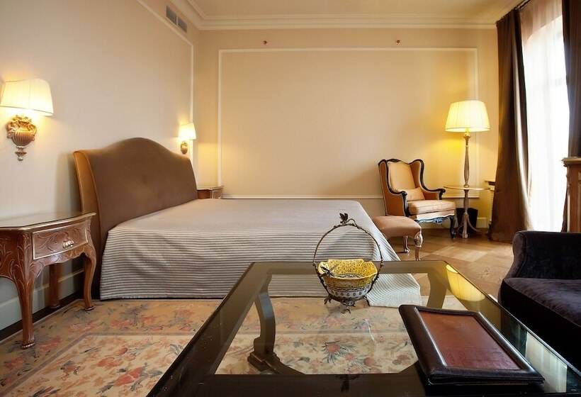 غرفة ديلوكس مطلة على المدينة, Pontos Plaza