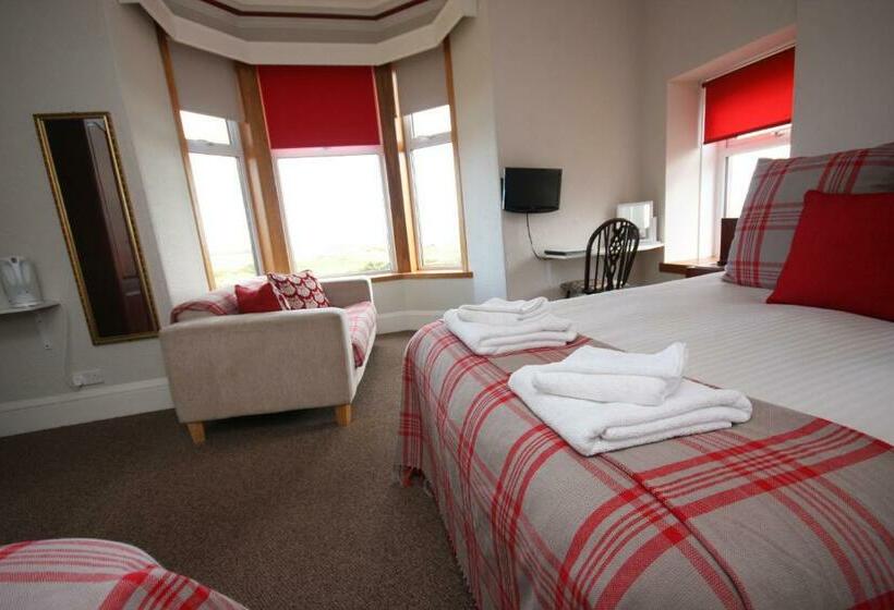 חדר בסיסי לשלושה, St Olaf Golf