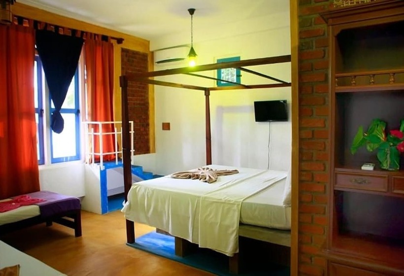 Трехместный Номер Стандарт Вид на Сад, The Change