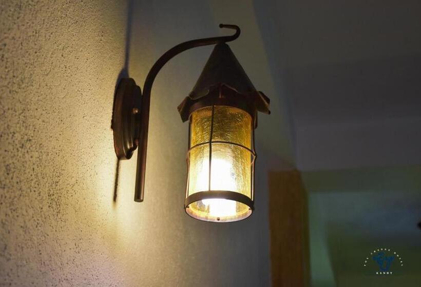 Семейный Номер, The Change