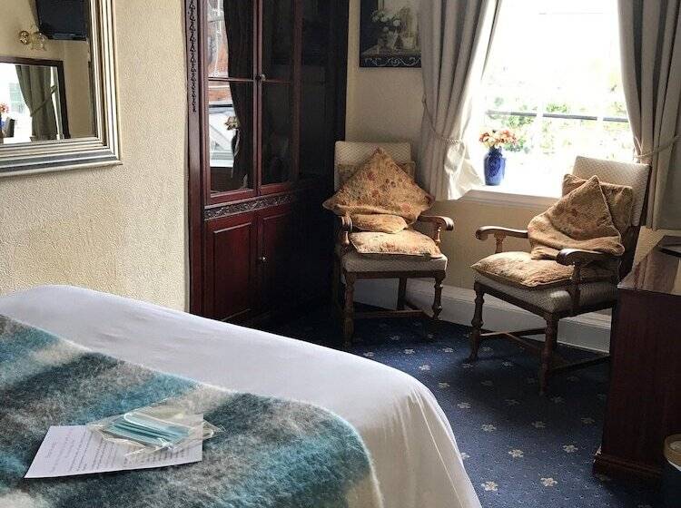 חדר סטנדרט, The Exhibition