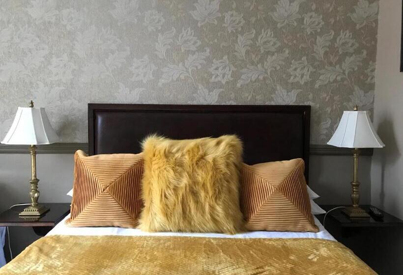 חדר דלוקס, The Exhibition