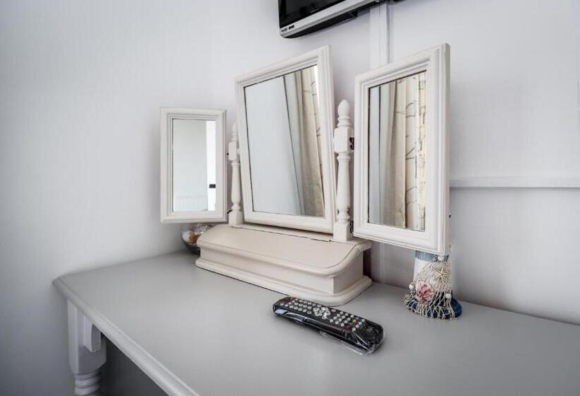 디럭스 테라스 룸 바다 전망, The New England