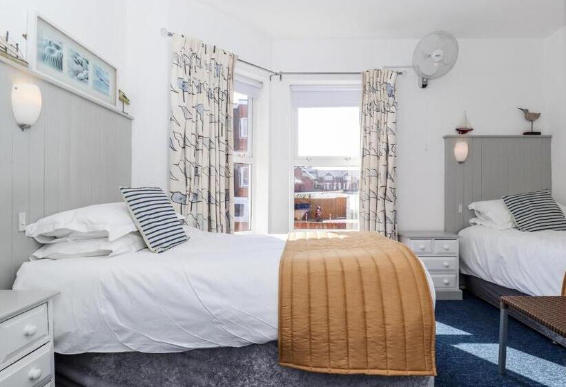 패밀리 스위트, The New England