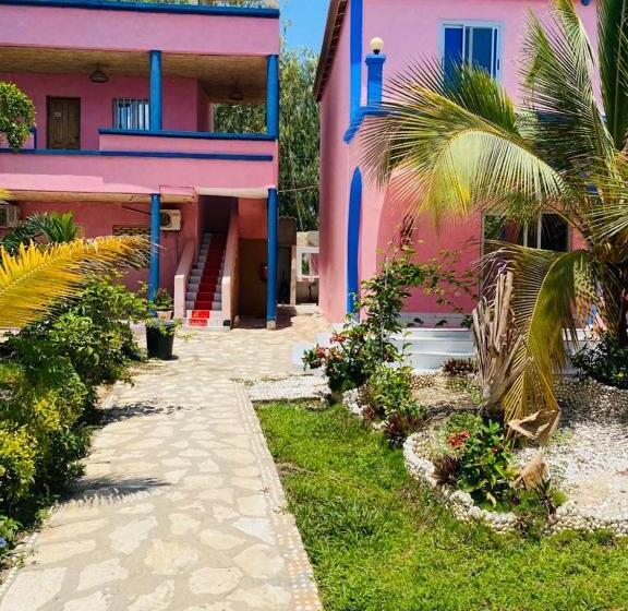 اتاق استاندارد با چشمانداز باغ, Toolbi