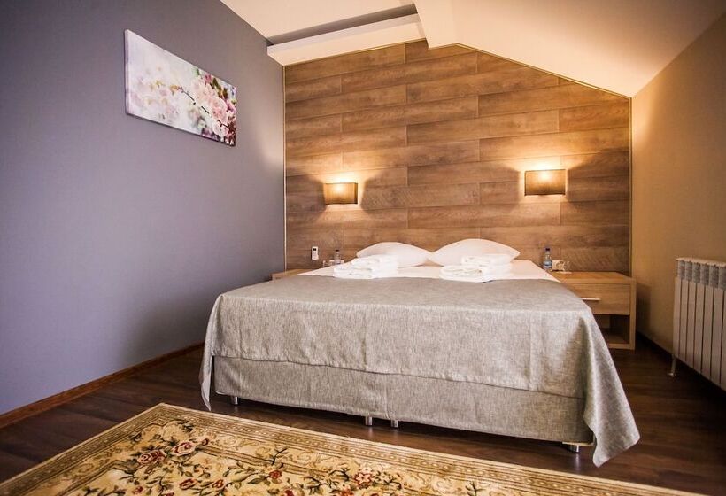 اتاق استاندارد, Zhemchug Village